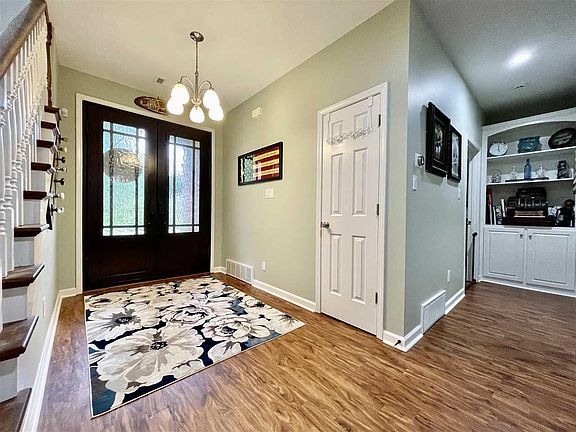 4th image of 160 Deerfield Cv