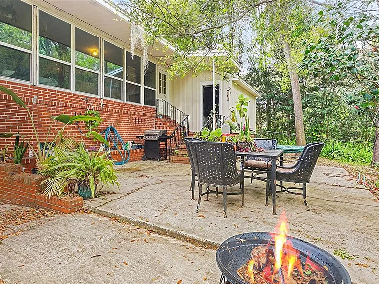 4527 Peachtree Cir E — Photo 14