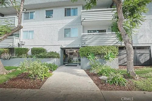 4406 Cahuenga Blvd Photo 1