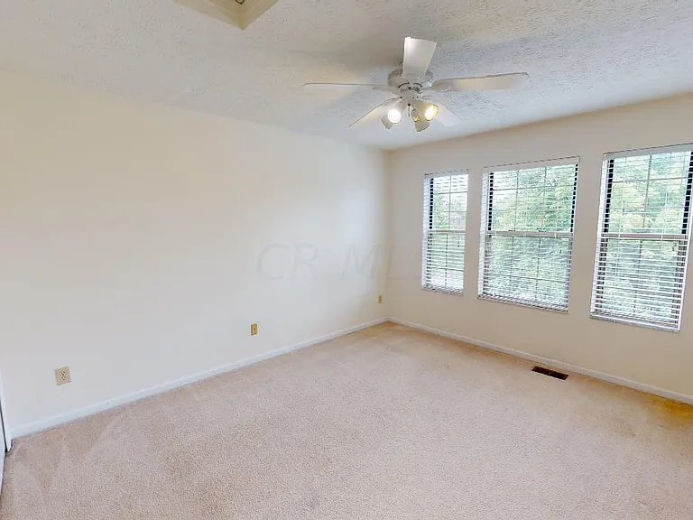 6498 Ringsend Ct — Photo 44