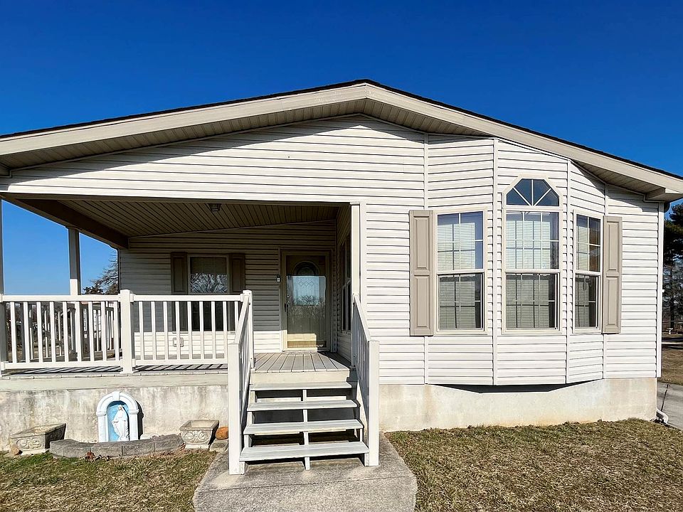1st image of 17 Oak Dr