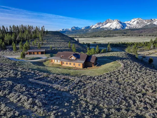 1000 Nip N Tuck Rd, Stanley, ID 83278