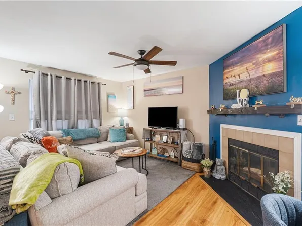 3137 Tidal Bay Ln, Virginia Beach, VA 23451