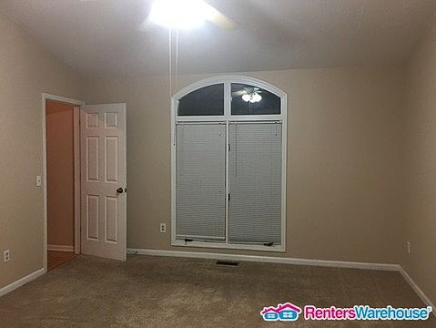 3rd image of 980 Banmoor Dr