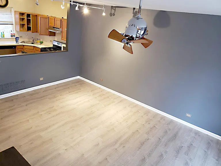 1615 S Newberry Ave — Photo 8