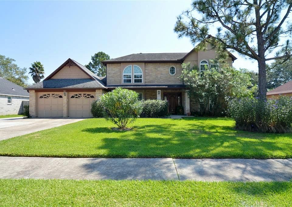 1st image of 811 Essex Dr