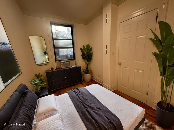 5th image of 515 W 122nd St #49