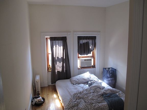 4th image of 821 Carroll St APT 4