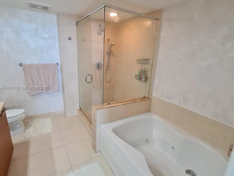 50 Biscayne Blvd #2810 — Photo 31