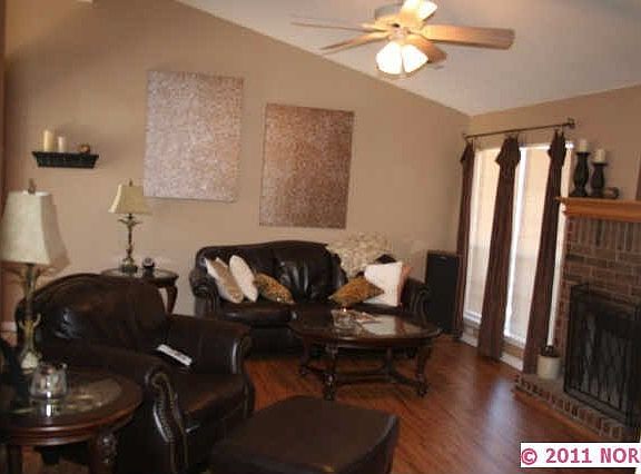 3rd image of 19305 Sycamore Cir