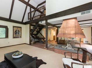 188 Adams Ln, New Canaan, CT 06840