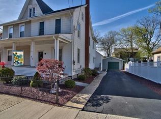 424 W Washington St, Slatington, PA 18080