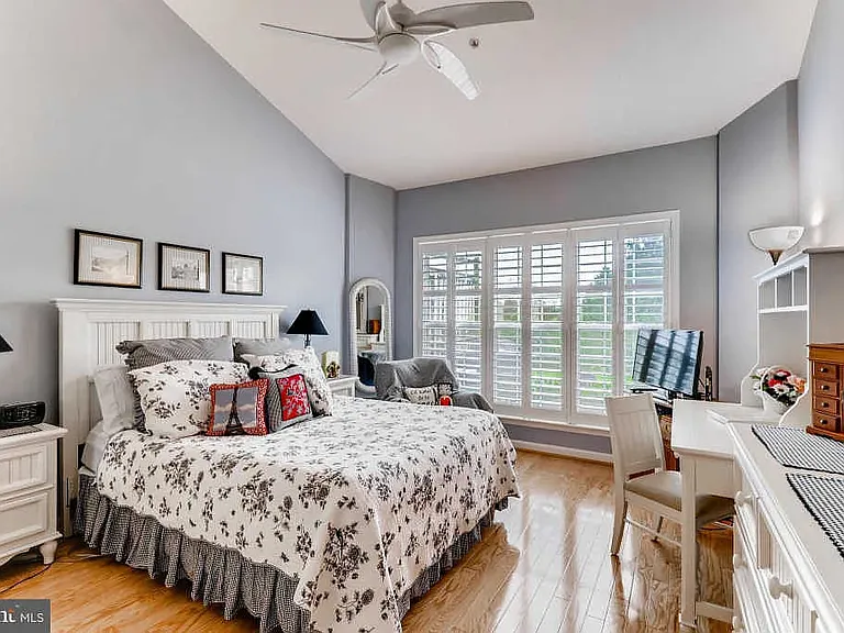 1st Floor Master Bedroom, No.2