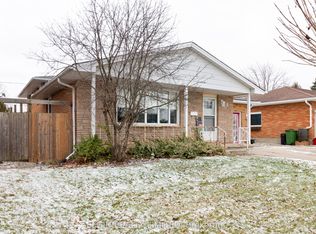 6 Dunwich Dr, Saint Thomas, ON N5R 4T8