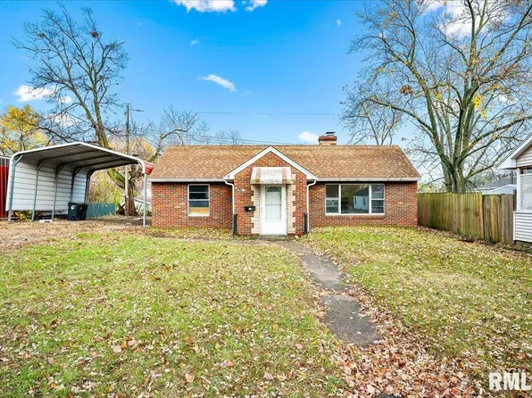 1210 S 9th St, Pekin, IL 61554