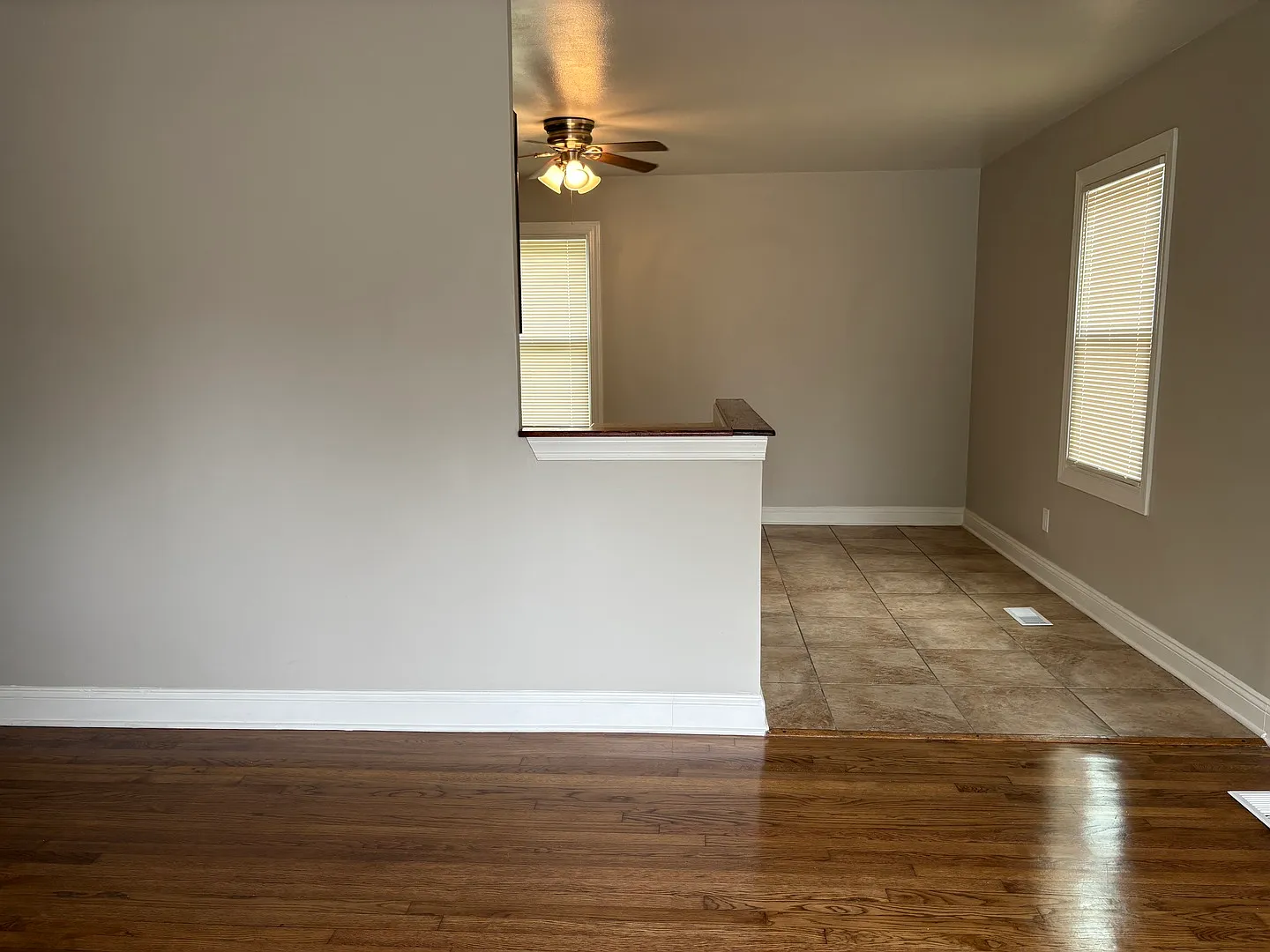 3 bed, 900 sqft, $1,900 — Photo 4