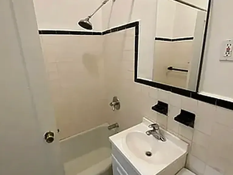 129 Lexington Ave #5 — Photo 14