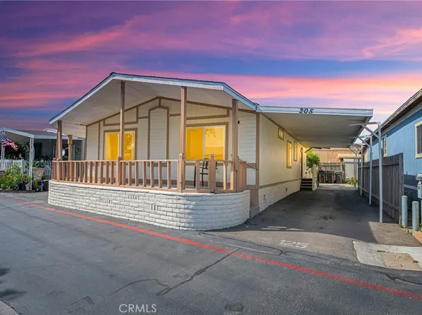 205 Duchess Ln, Santa Ana, CA 92704