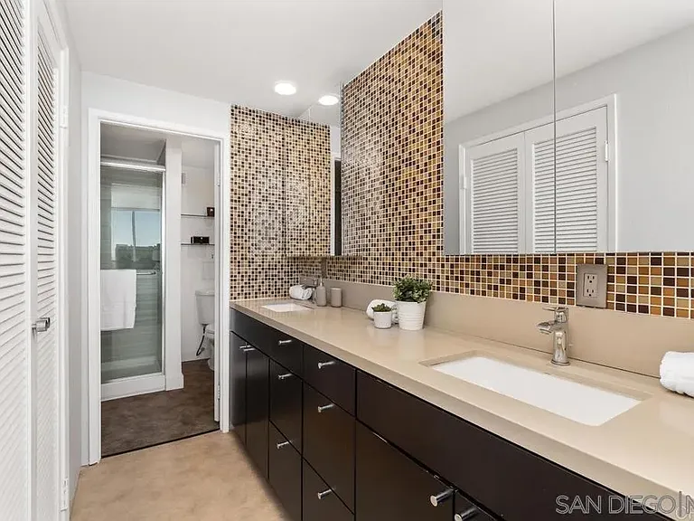 2500 Torrey Pines Rd #402 — Photo 5