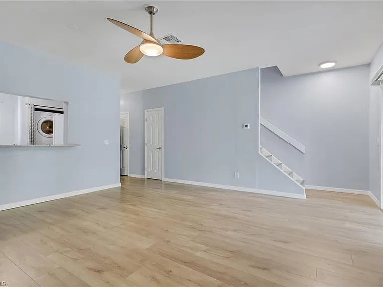 6085 Lake Front Dr — Photo 5