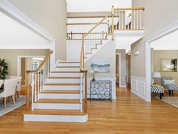 3rd image of 5 Briarwood Ln