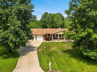 19 Oak Knoll Dr, Saint Charles, MO