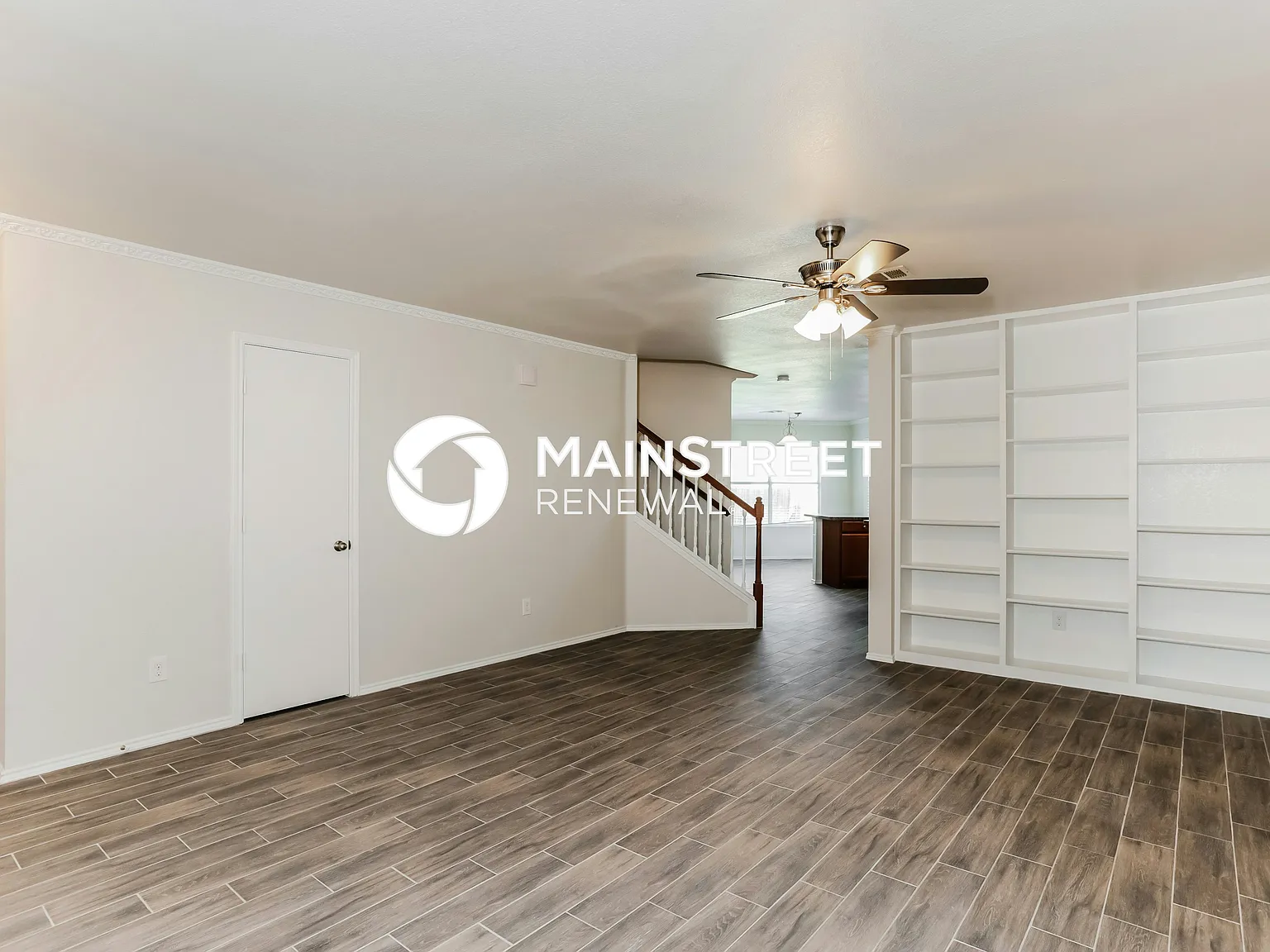 106 Colonial Ln — Photo 3