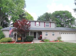 15724 Ellen Dr, Livonia, MI 48154