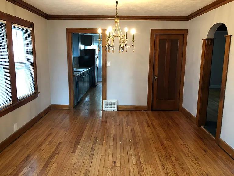 13440 Courtland Ave — Photo 10