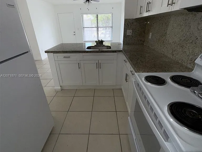 15324 SW 72nd St #12-21 — Photo 6