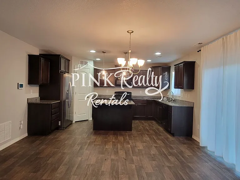 9527 Desert Lily Cir — Photo 32