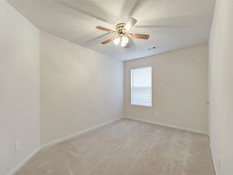 3639 Barkers Crossing Ave — Photo 27
