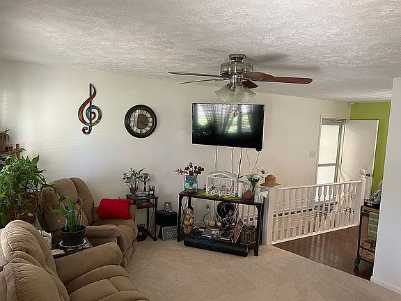 Main floor view to kitchen 