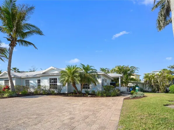 5608 Holmes Blvd, Holmes Beach, FL 34217