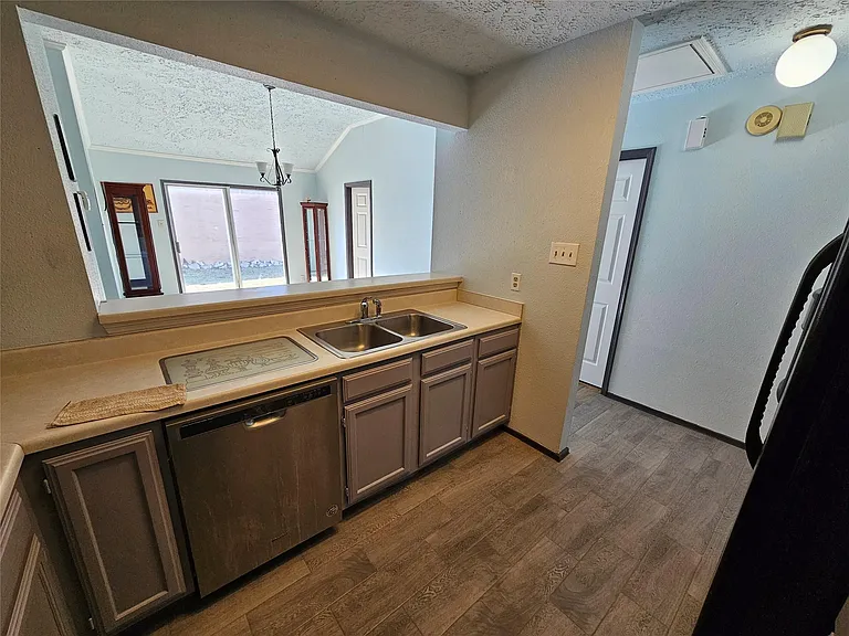 8319 Wind Veil Dr — Photo 28