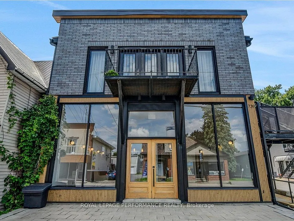 739 Principale St #4