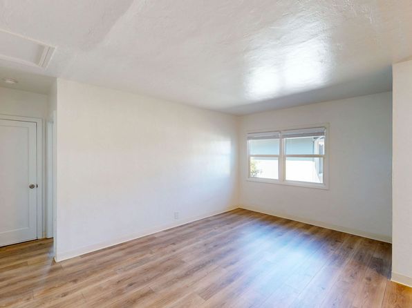 390 Woodland Ave #400