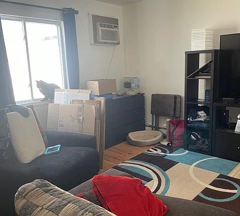 4th image of 25 Scranton Ave #2