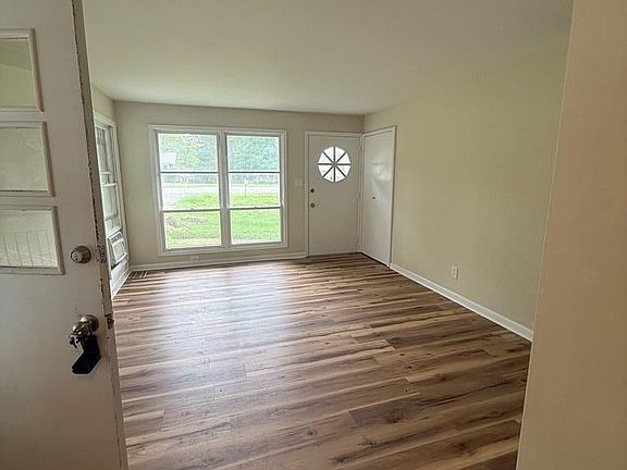2nd image of 412 Rosewood Ave