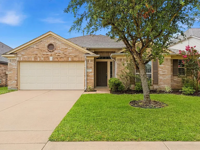 5211 Cayenne Ln — Photo 1