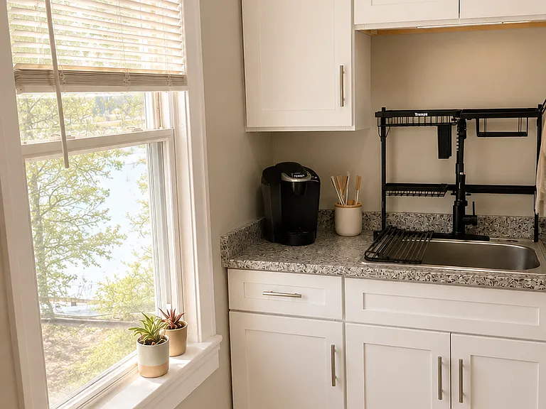 1164 Lonsdale Ave #2 — Photo 3