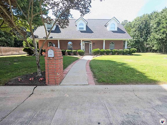 2nd image of 3815 Wyatt Ln
