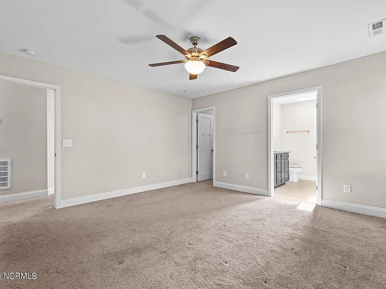 290 Adams Cir — Photo 34