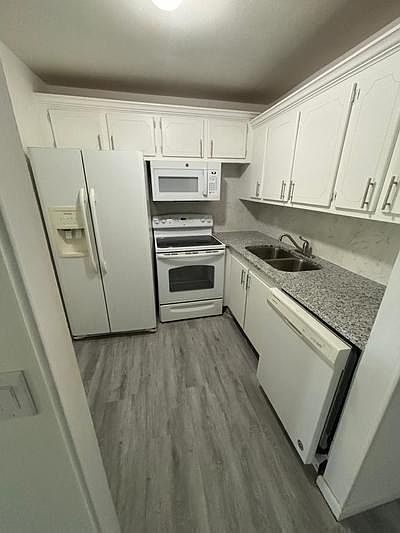 1st image of 244 Windsor K