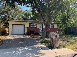 1506 N Robinson St, Cleburne, TX 76031