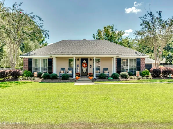 1112 3rd St SE, Magee, MS 39111