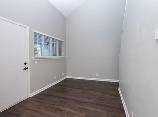 413 W 14th St APT 8, Lawrence, KS 66044