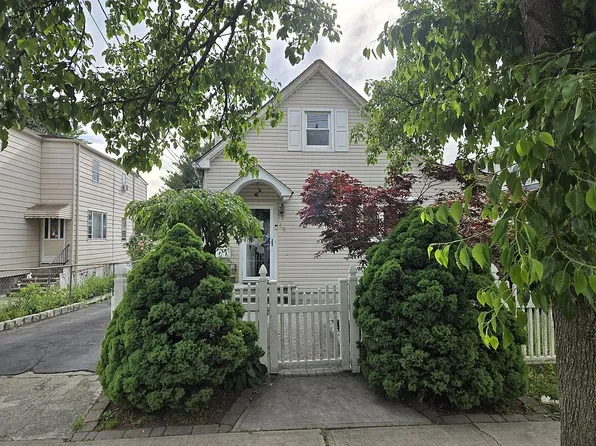 13 Chestnut St, Garfield, NJ 07026