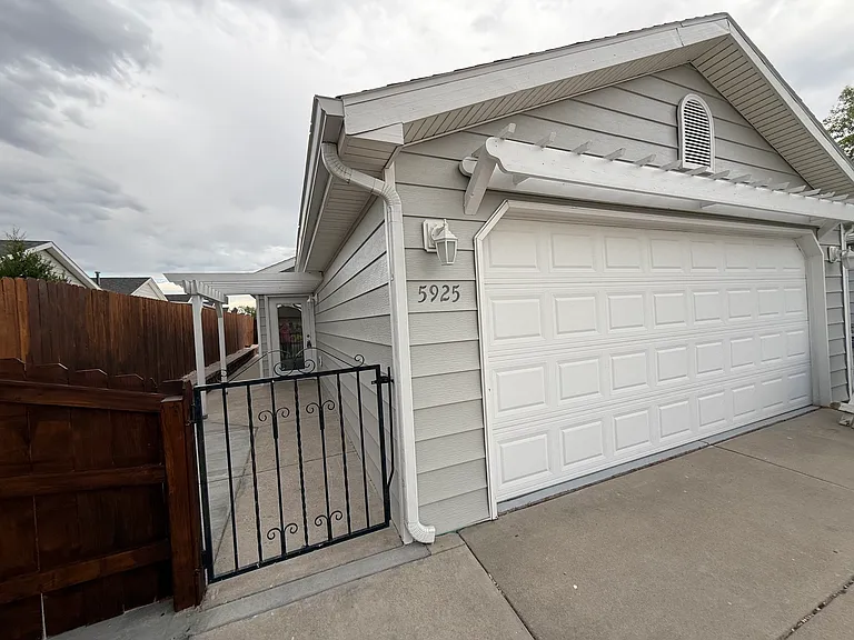 5925 Townsend Pl — Photo 1