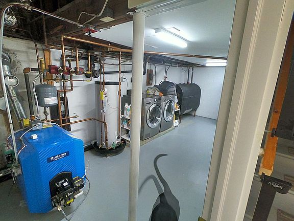 3rd image of 60 Parkview Ter